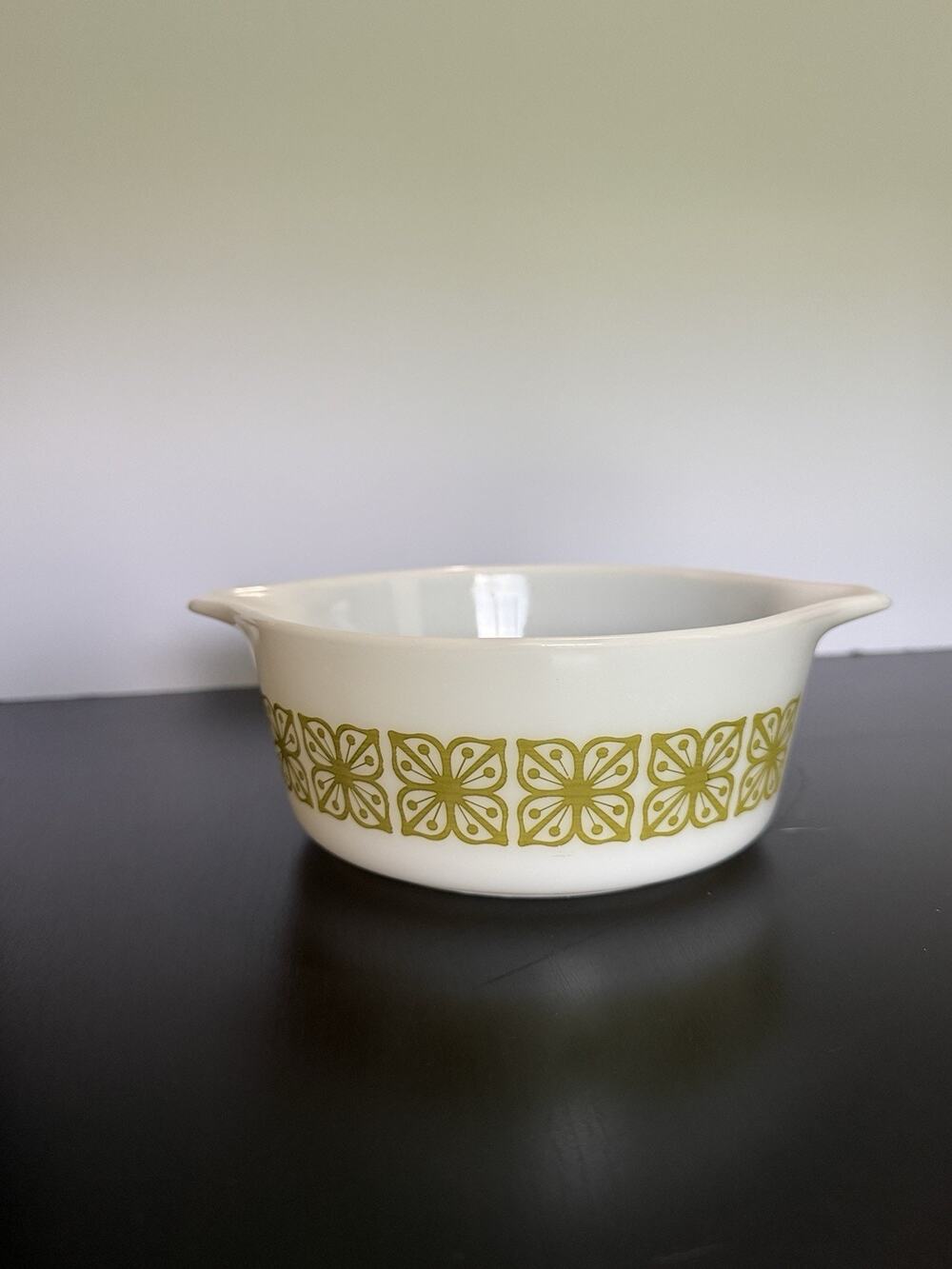 Vintage 1966 Pyrex 472-B Autumn Floral Square Flowers 1.5 Pt Casserole